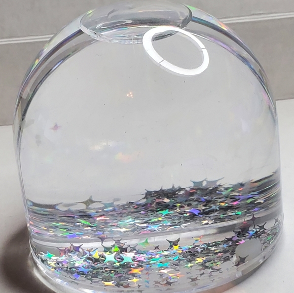 Snow glob you can out family photo in - Picture 2 of 4